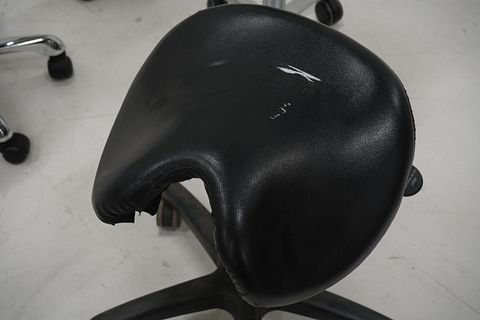 Image 4/9
