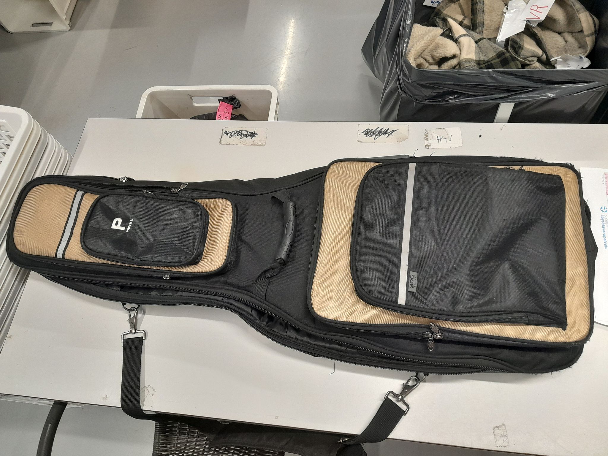 Image 6/7
