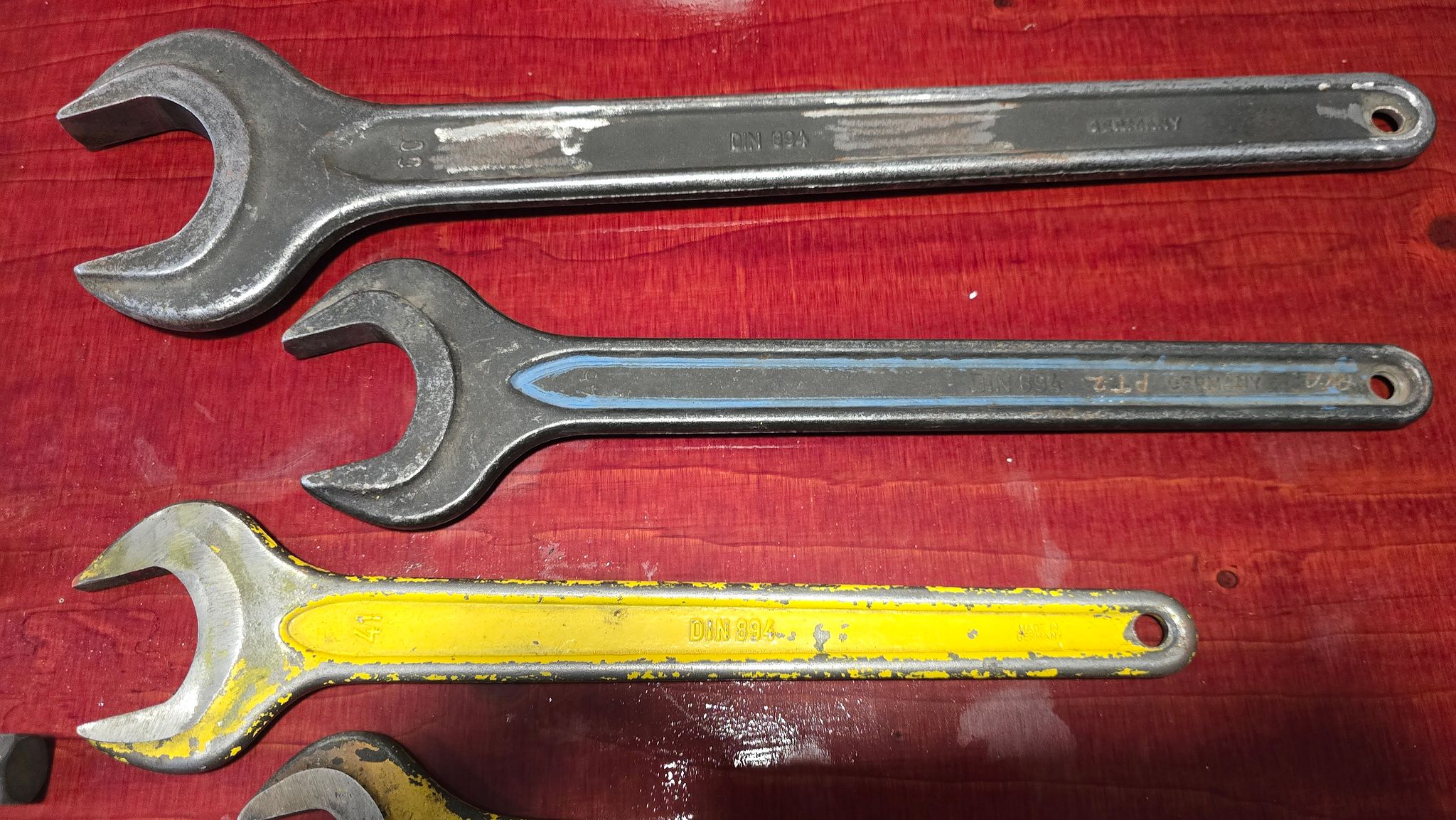 Image 4/6