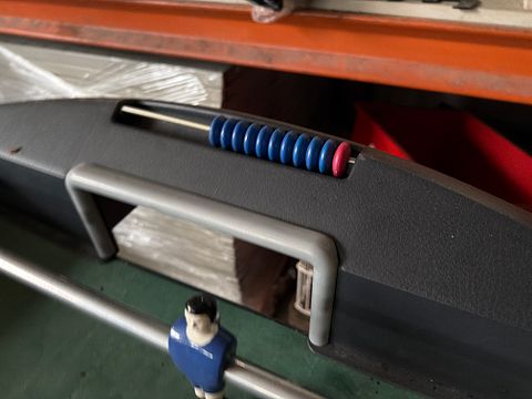 Image 8/10
