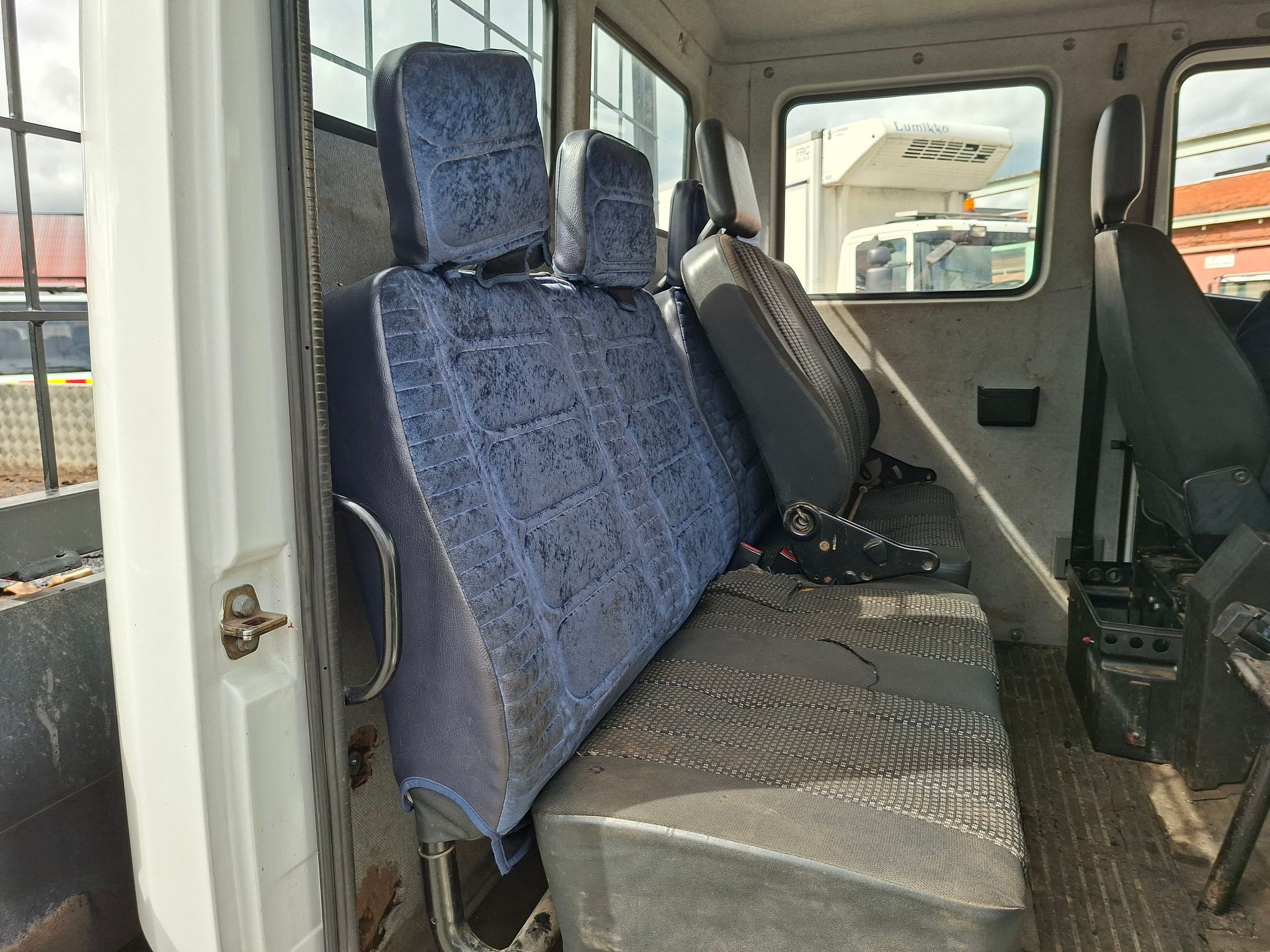Image 8/11