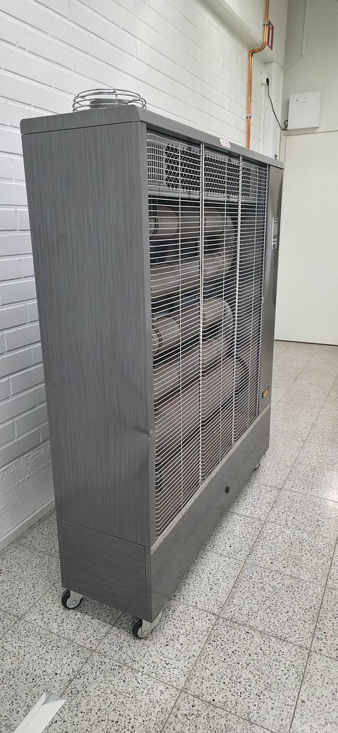 Image 2/3