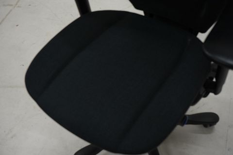 Image 5/8