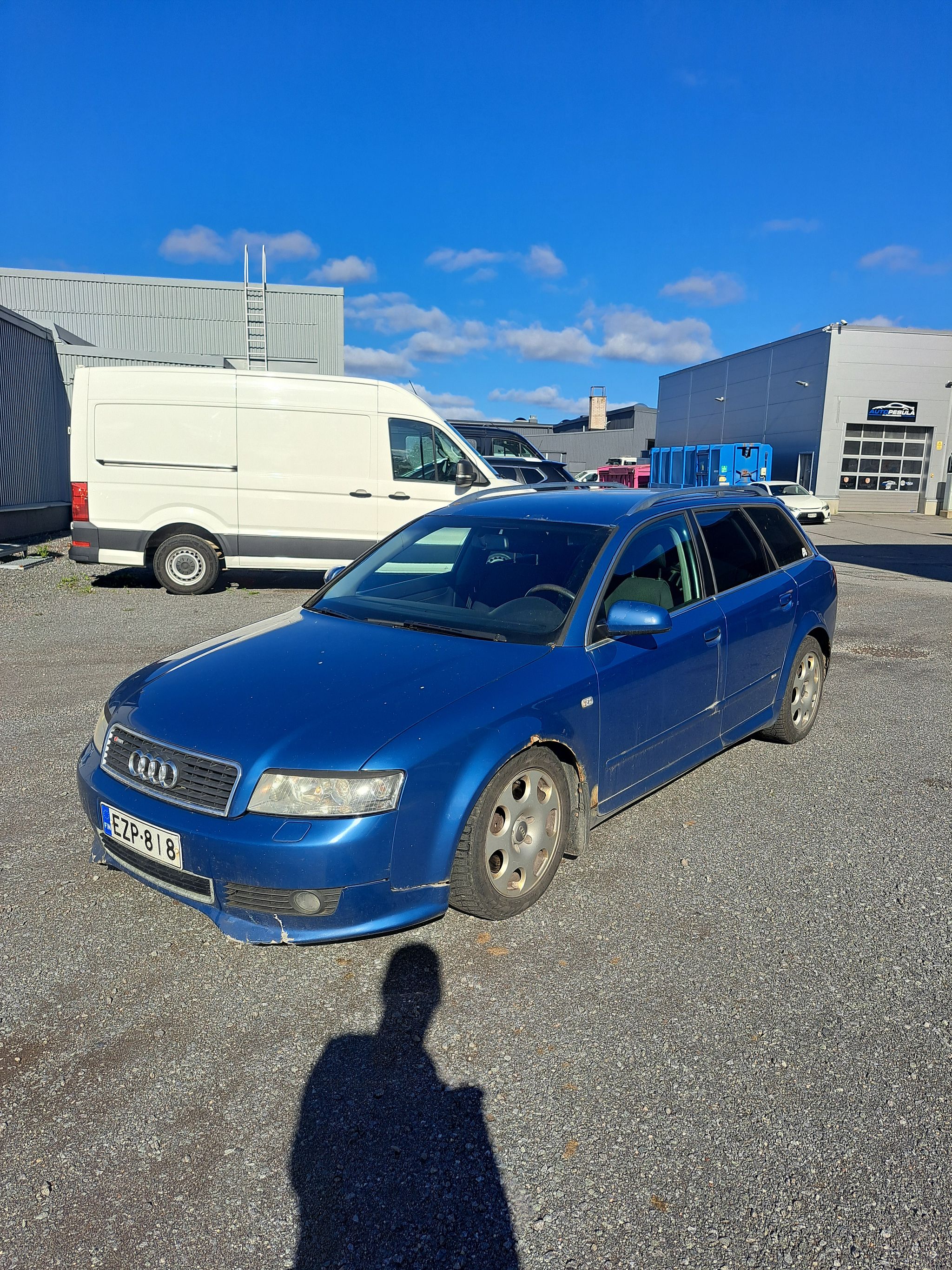 Image 1/18