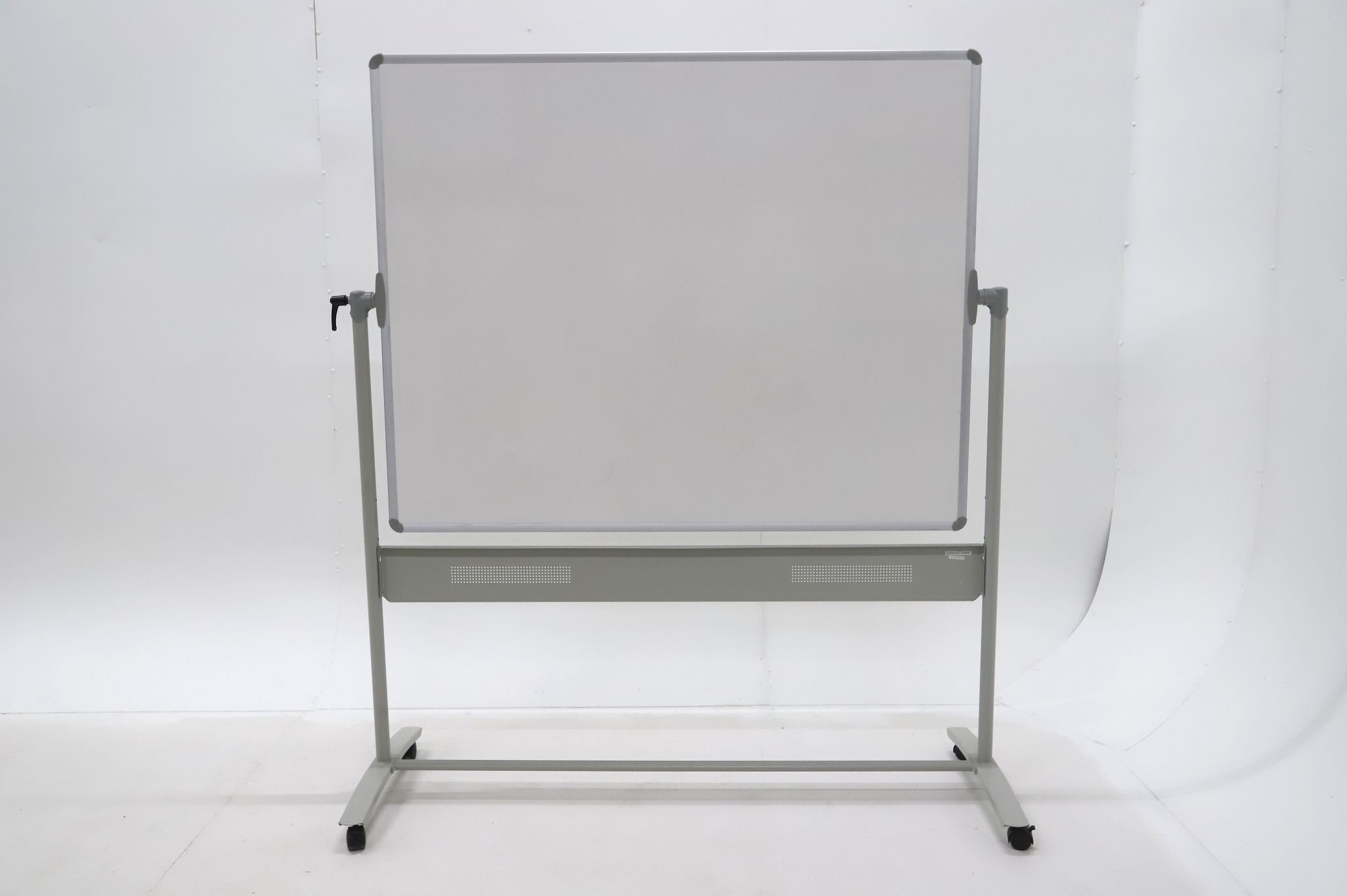 Image 2/7