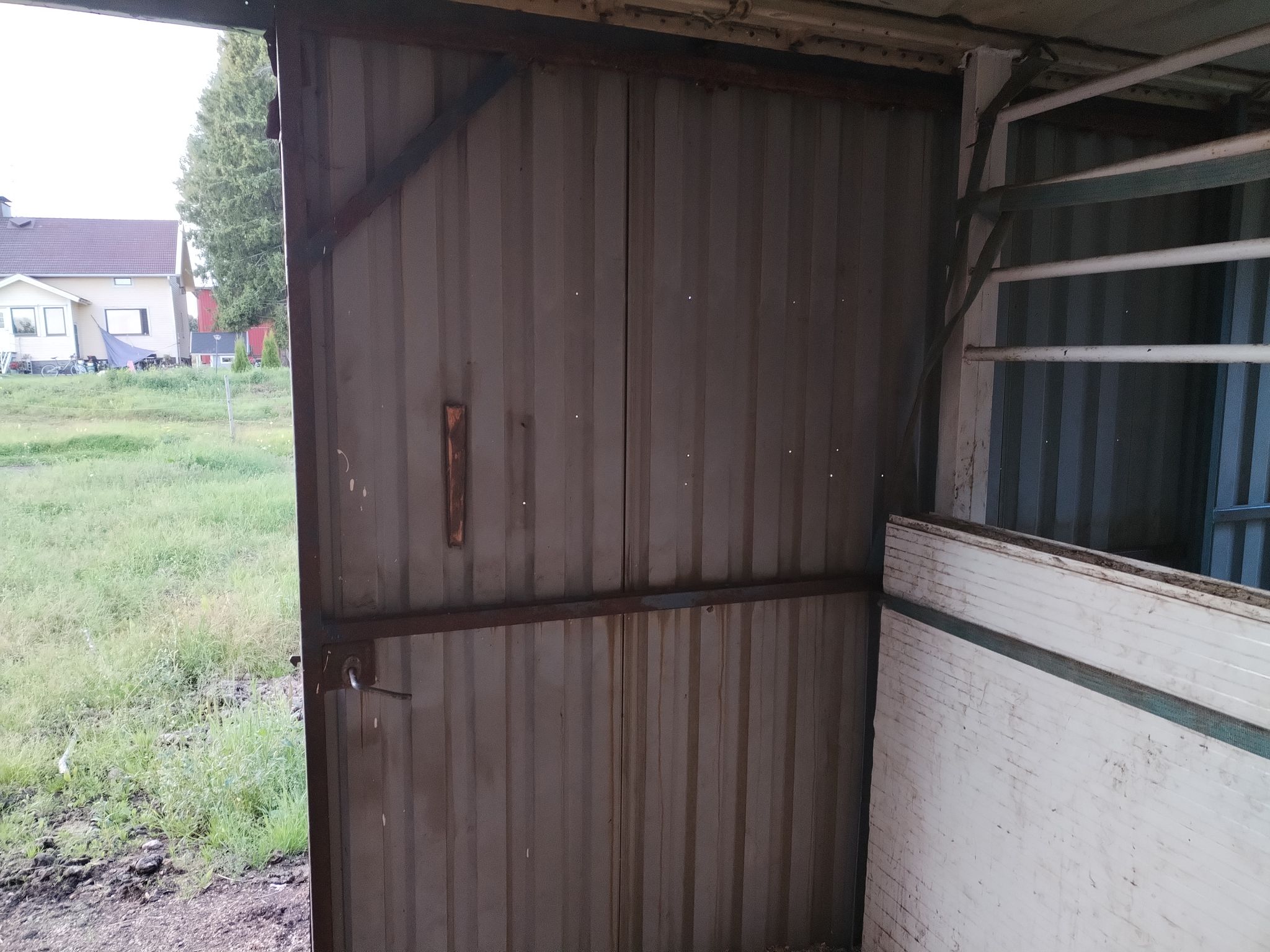Image 4/5