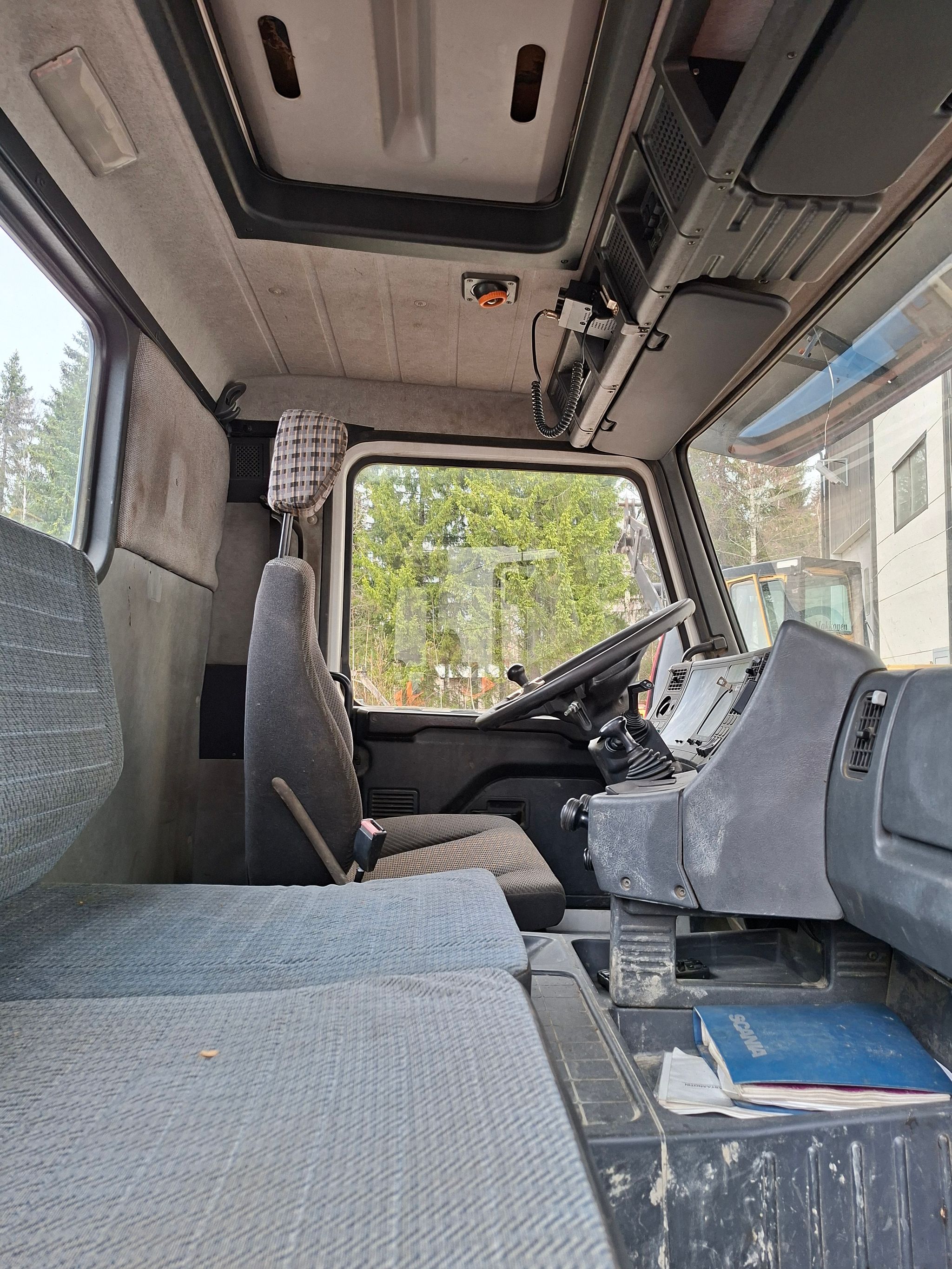 Image 8/11