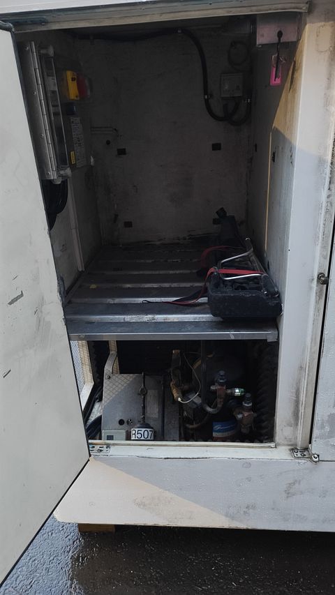 Image 6/6
