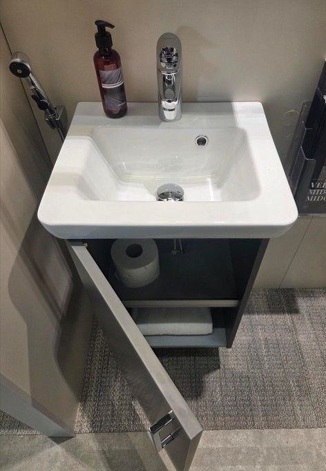 Image 3/12
