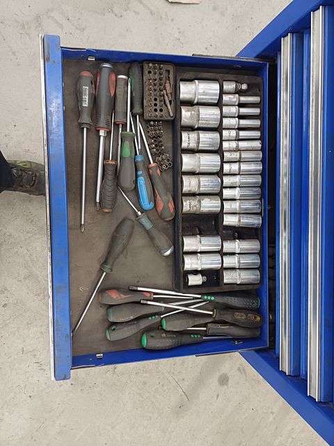 Image 3/8