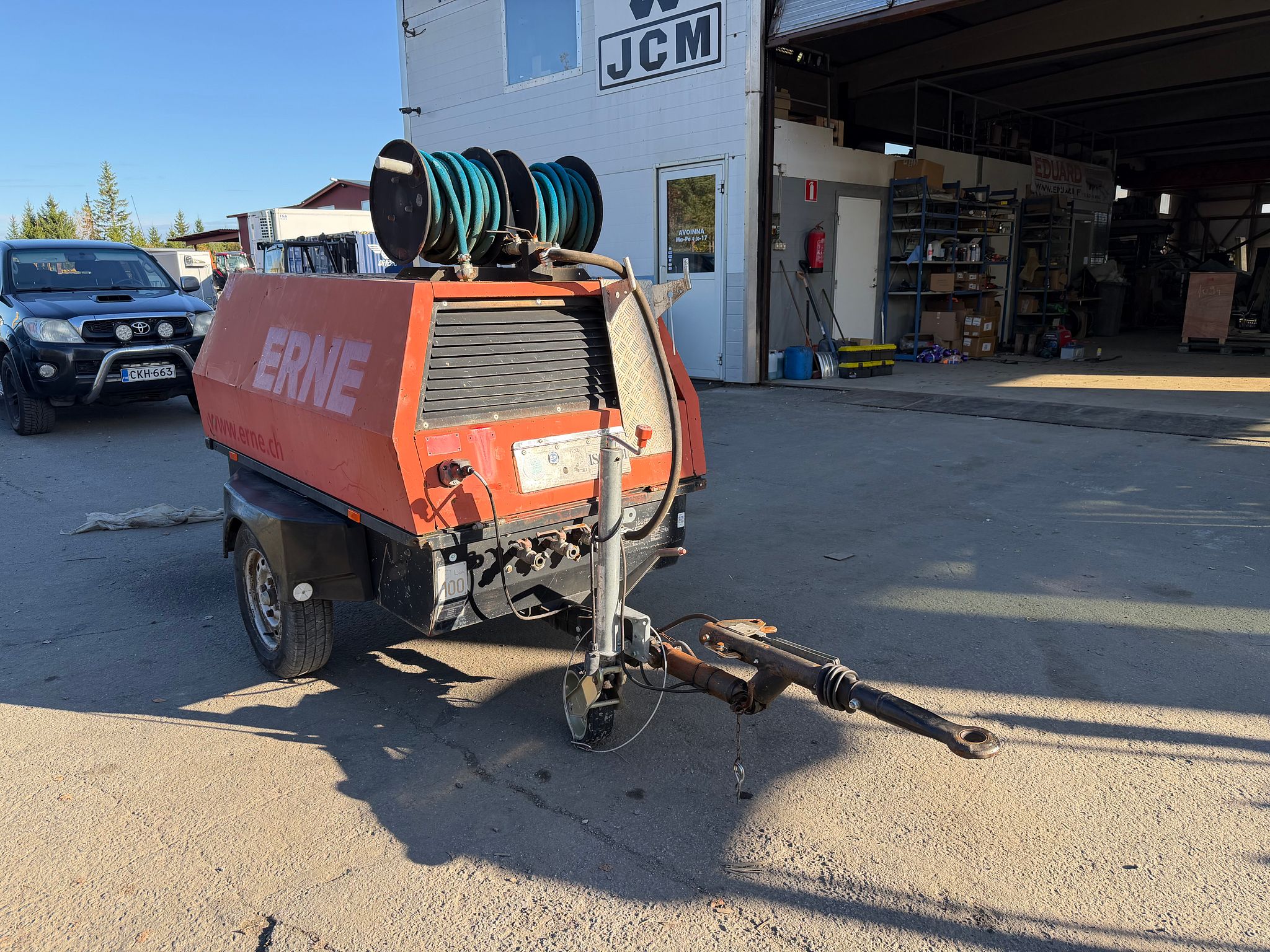 Image 1/12