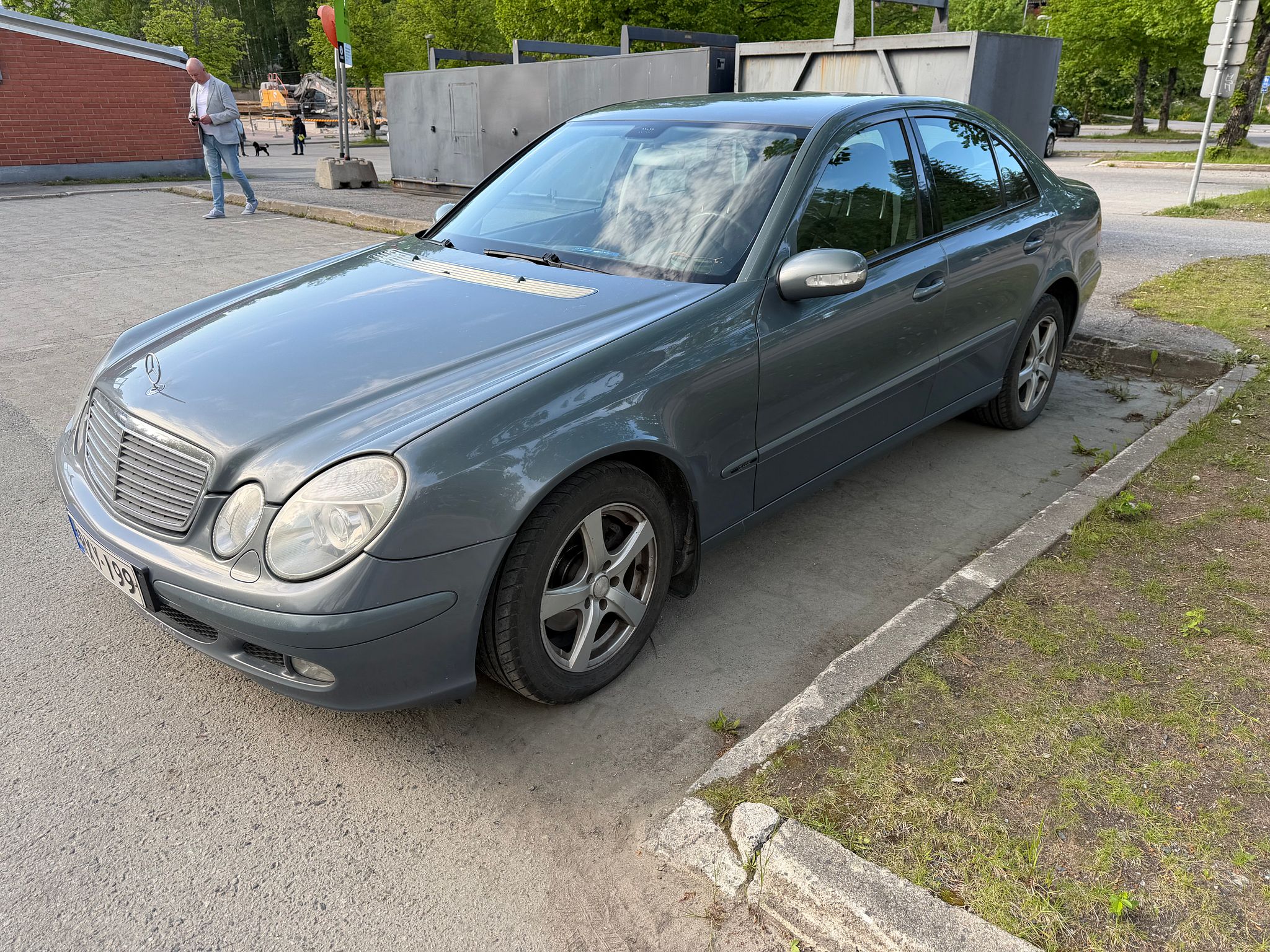 Image 3/30