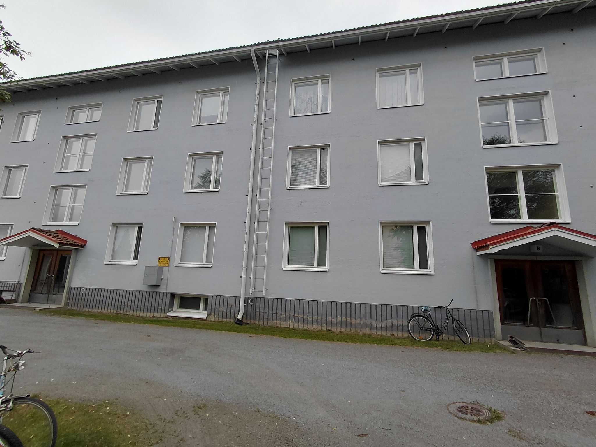 Image 2/16
