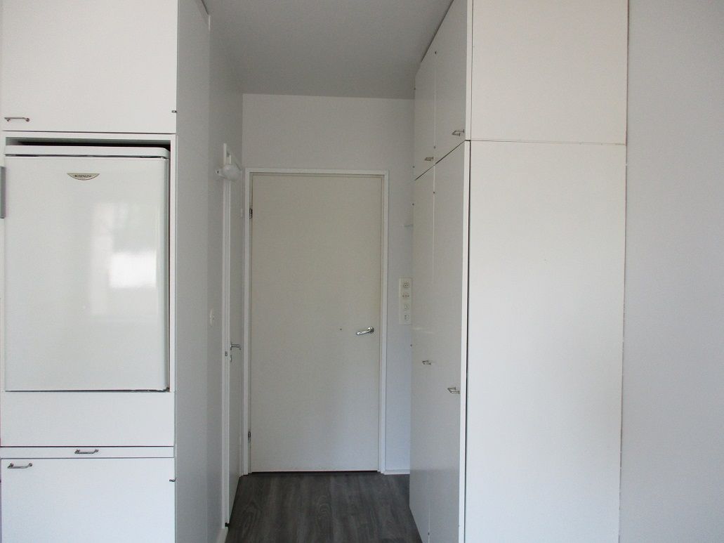 Image 3/8