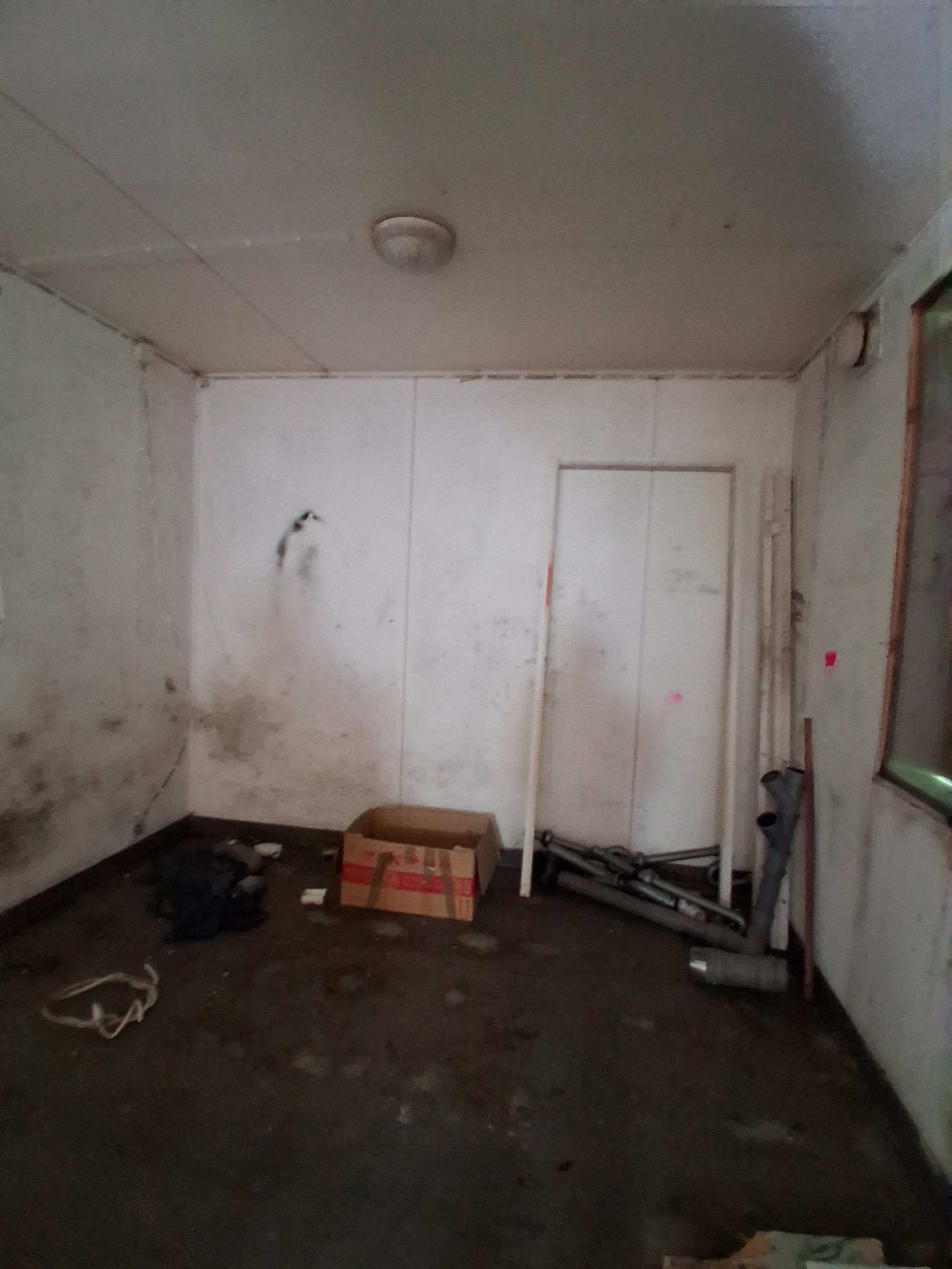 Image 7/8