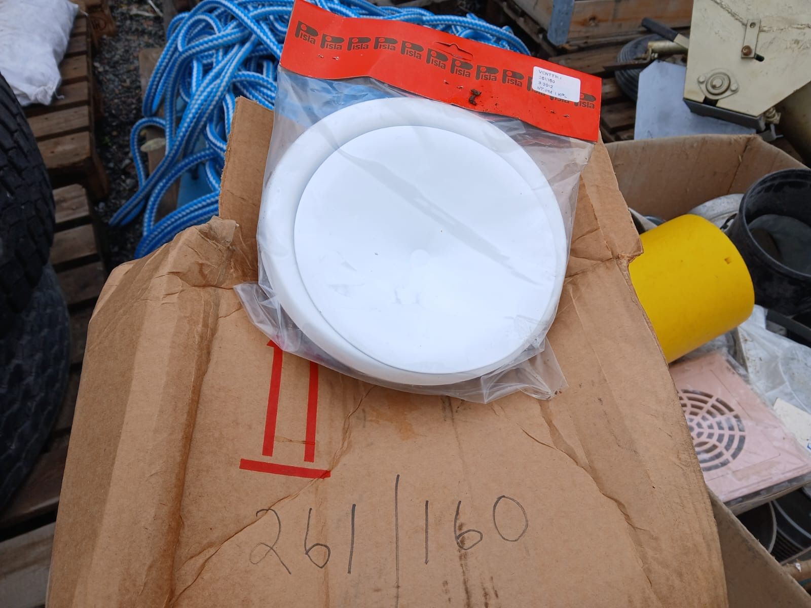 Image 11/16