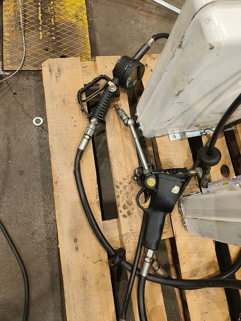 Image 4/5