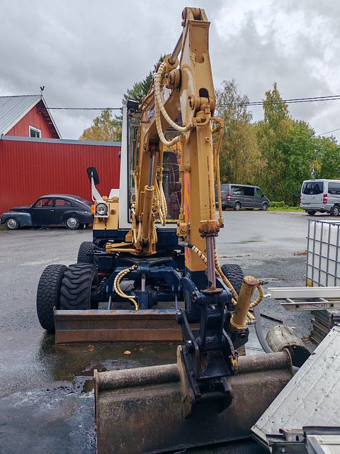 Image 3/34