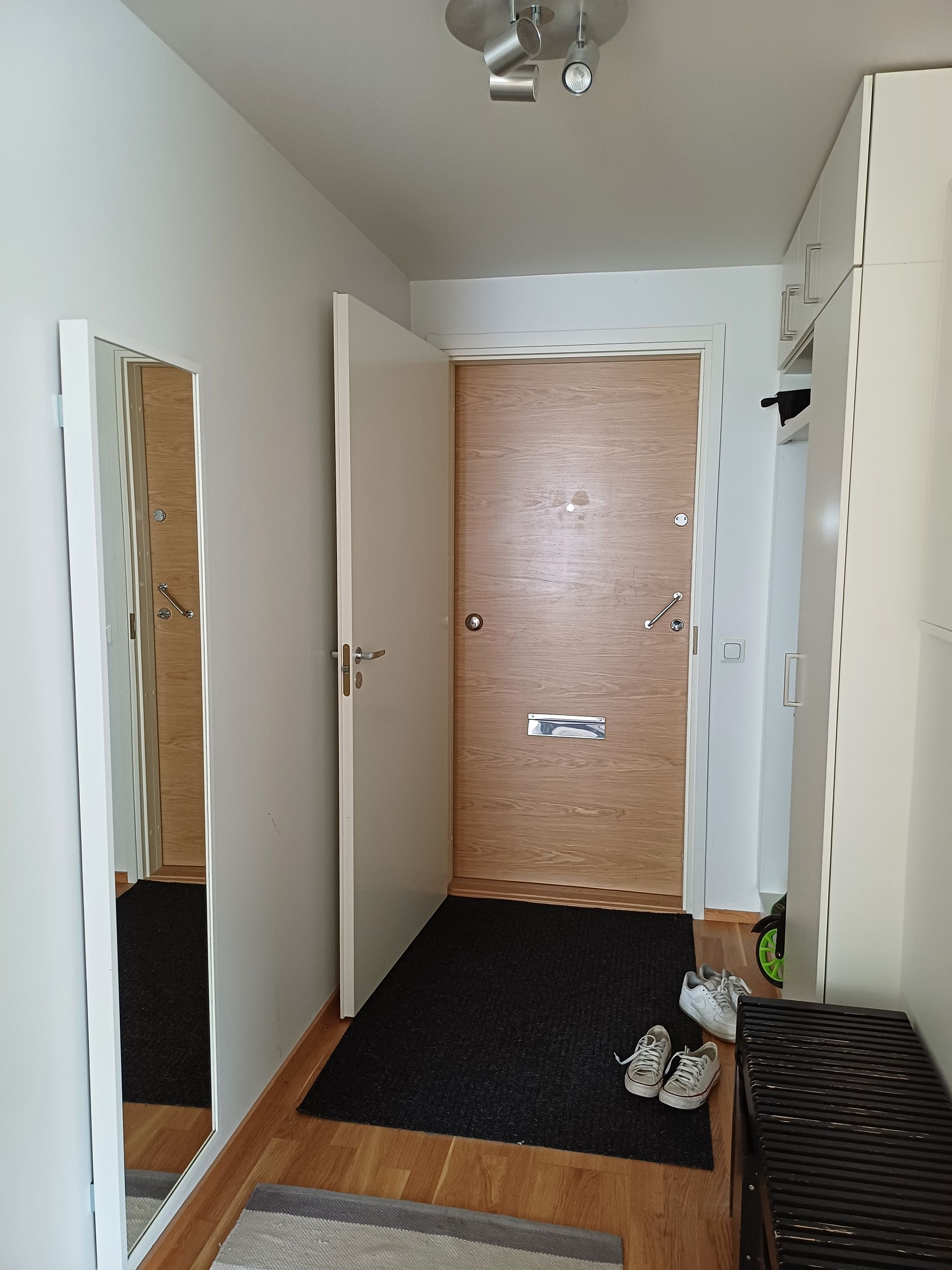 Image 2/13
