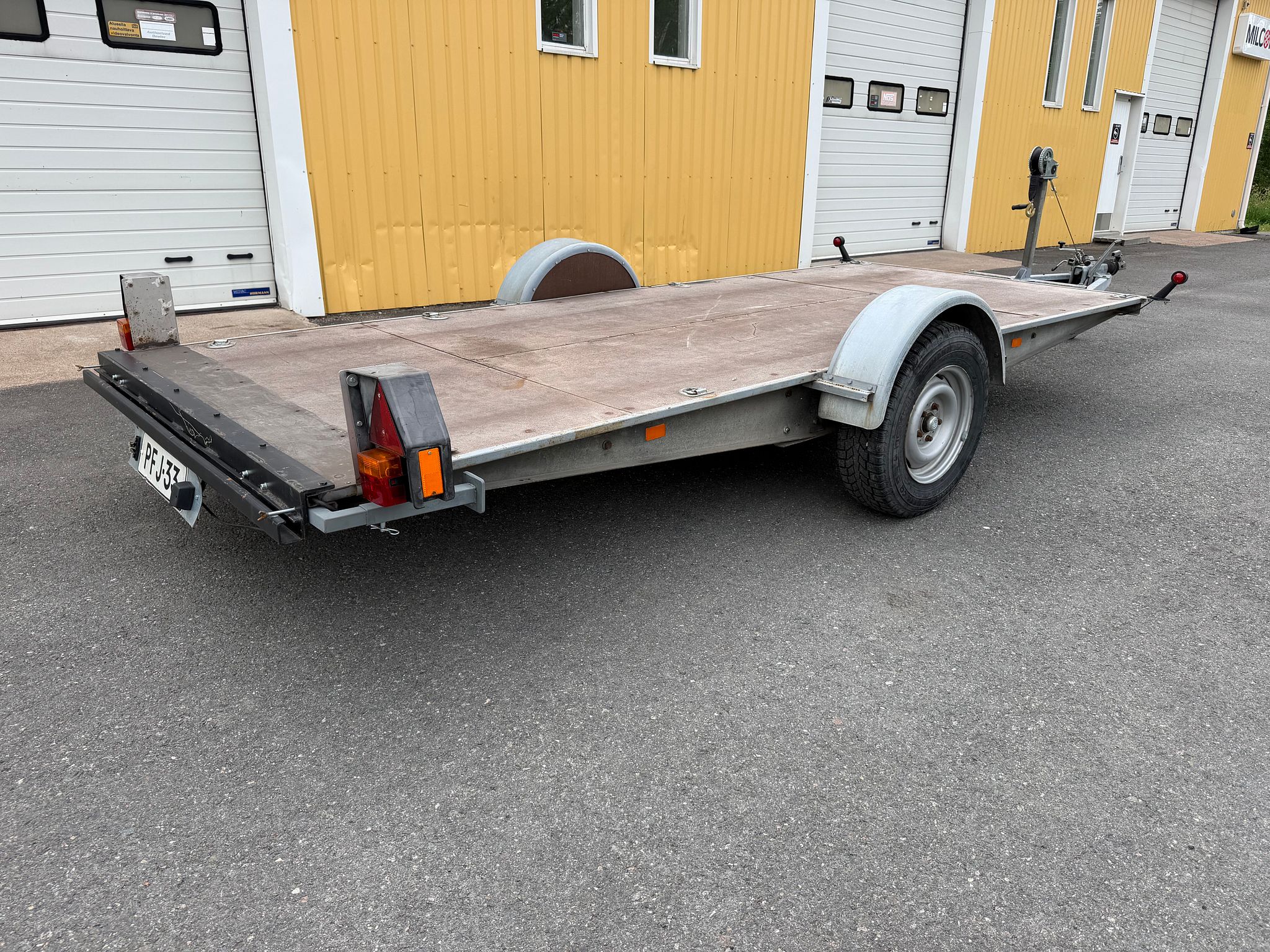 Image 2/19