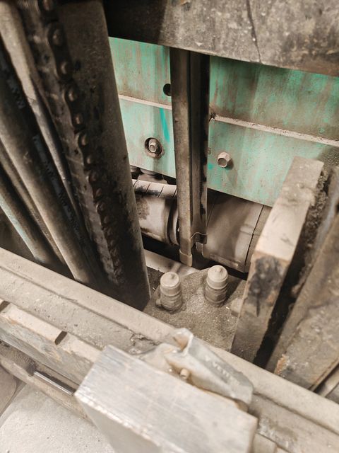 Image 7/9