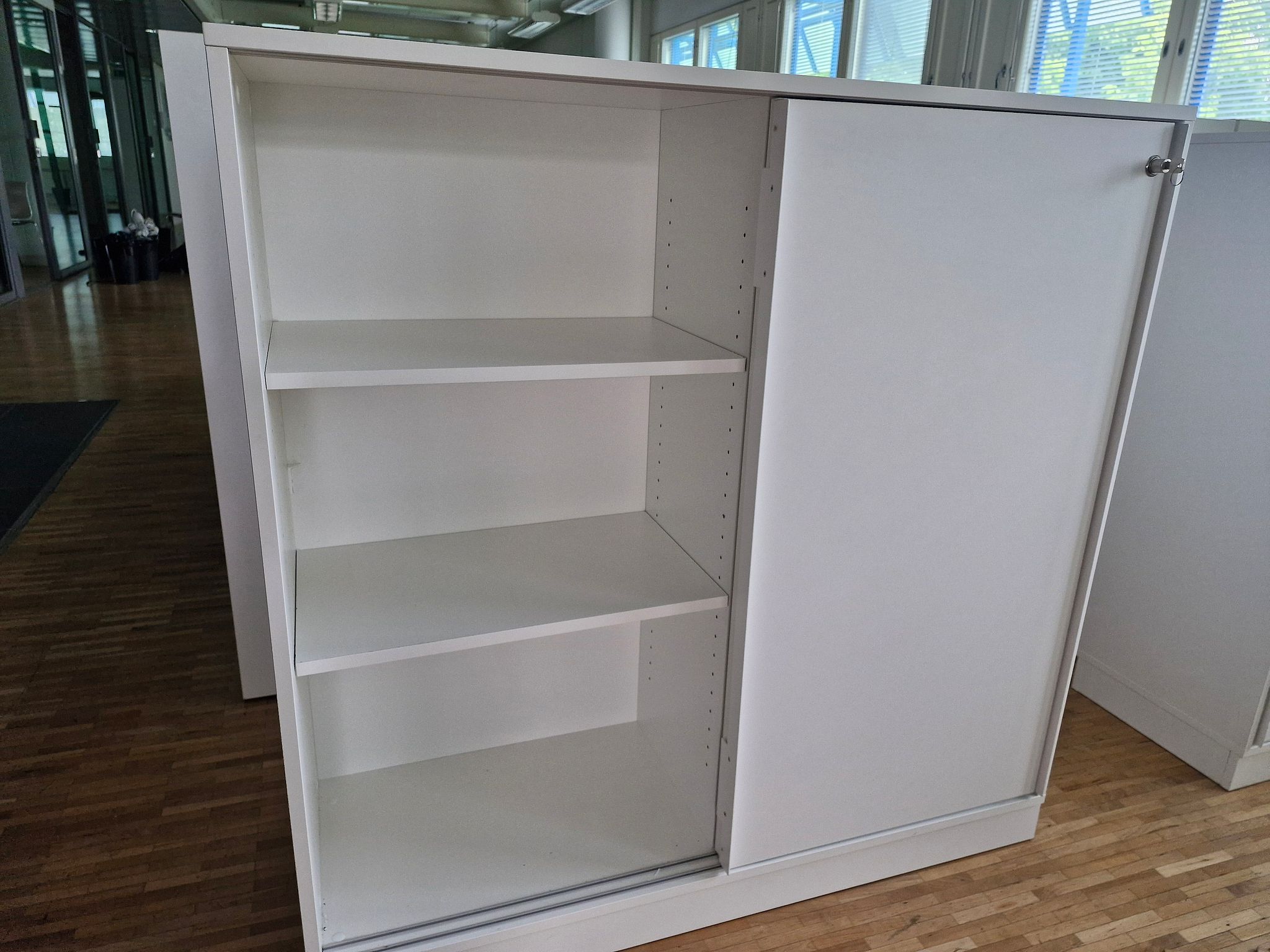 Image 3/3