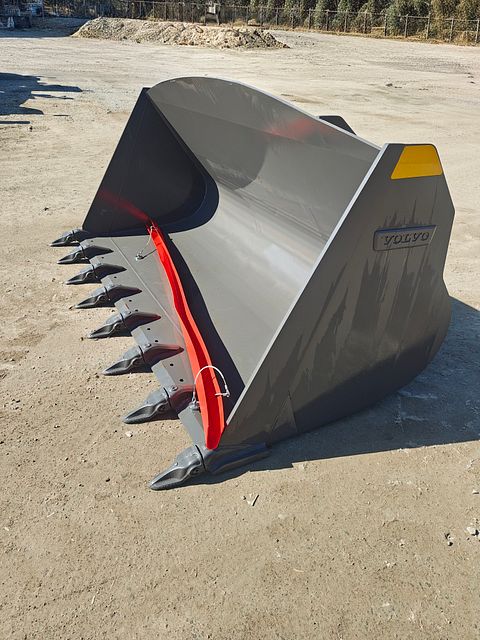 Image 1/5