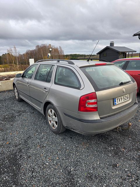 Image 3/26