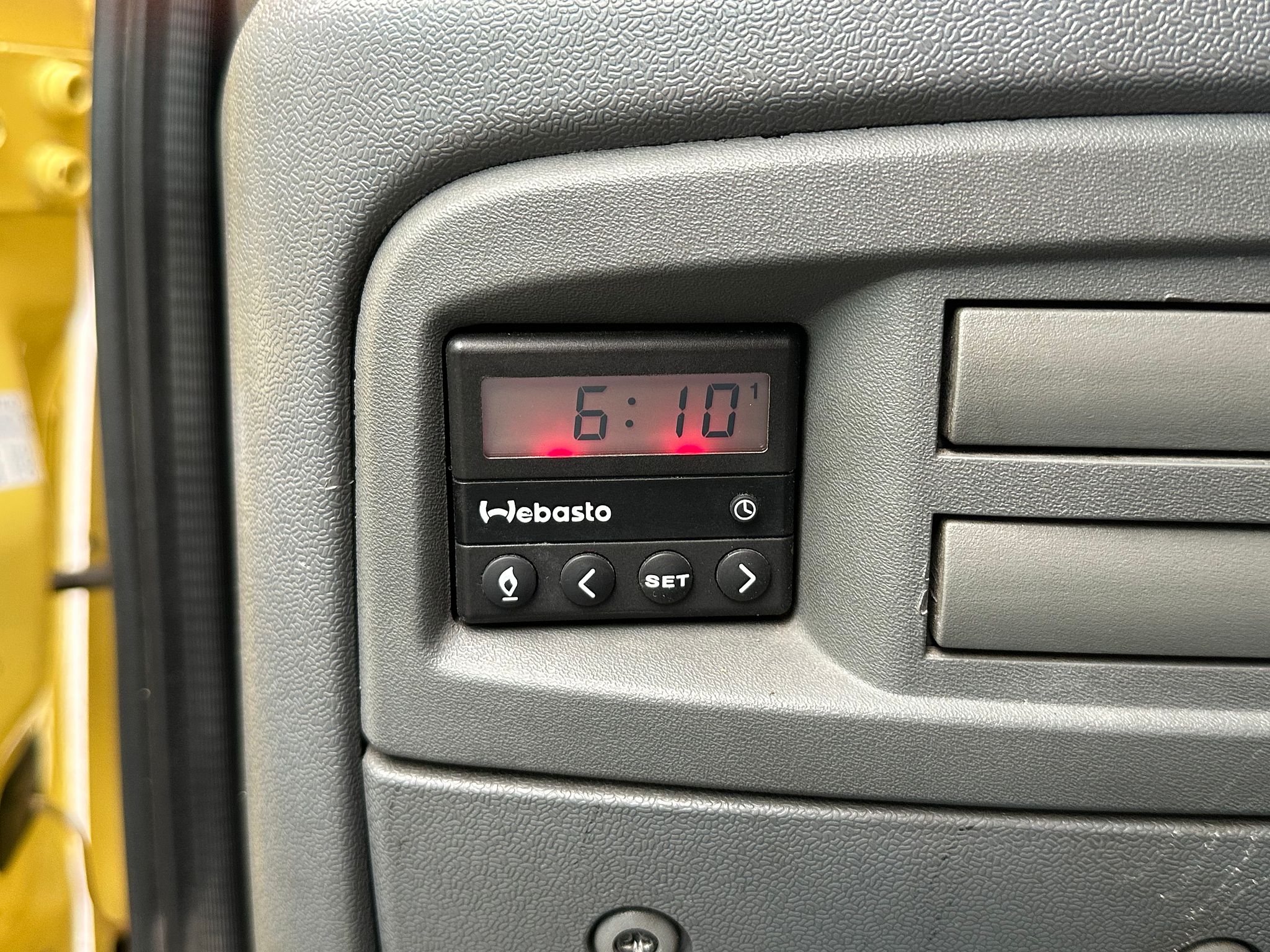 Image 11/42