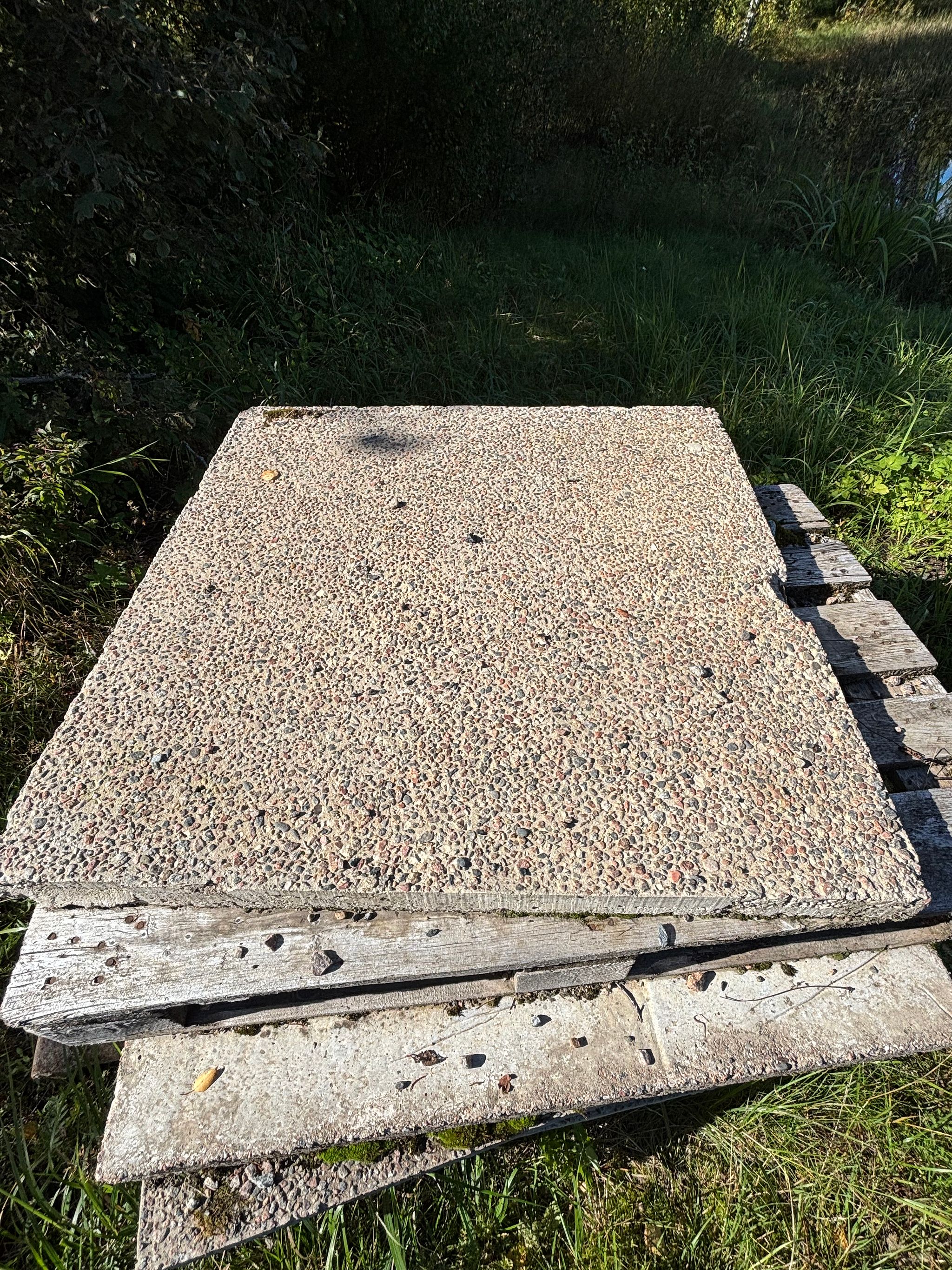 Image 4/5