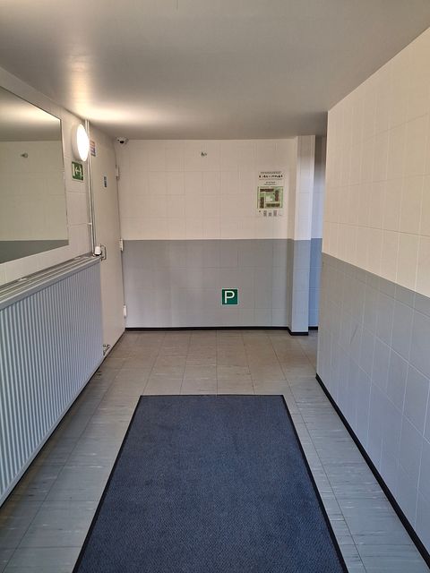 Image 5/19