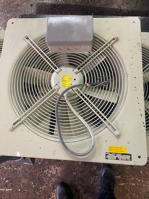 Image 1/3
