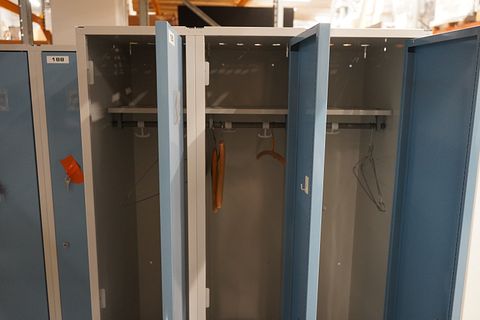 Image 8/9