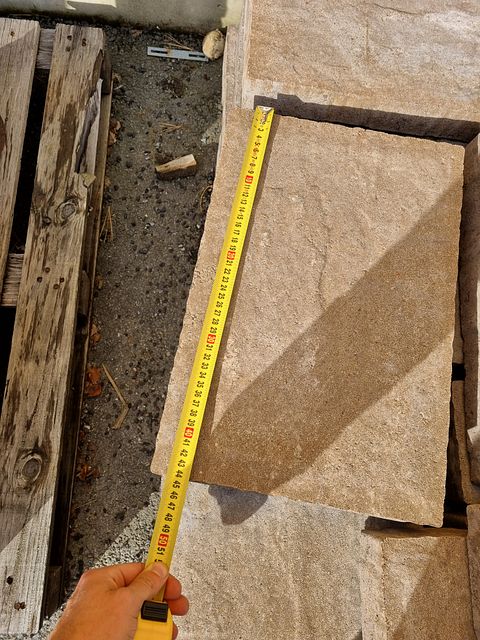 Image 3/6