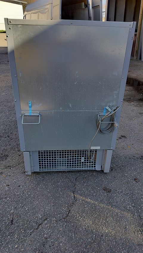 Image 8/8