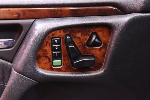 Image 11/36