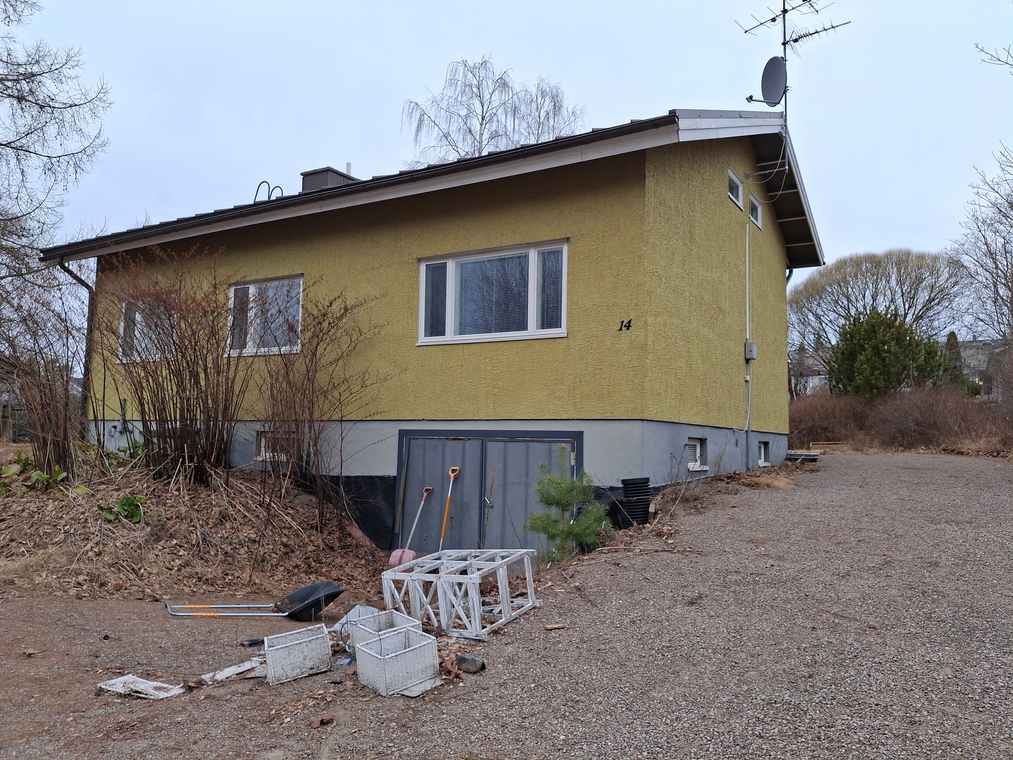 Image 3/40