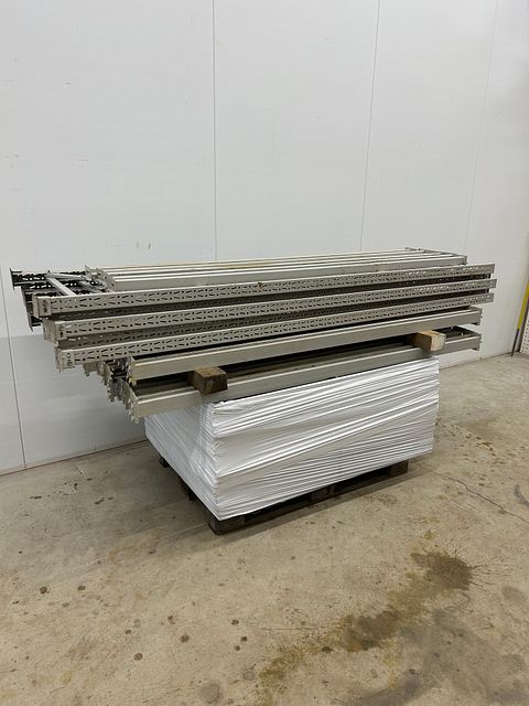 Image 3/9