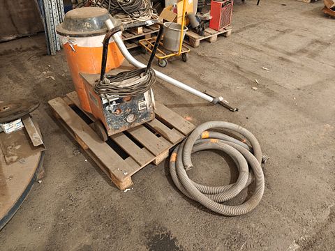Image 3/8