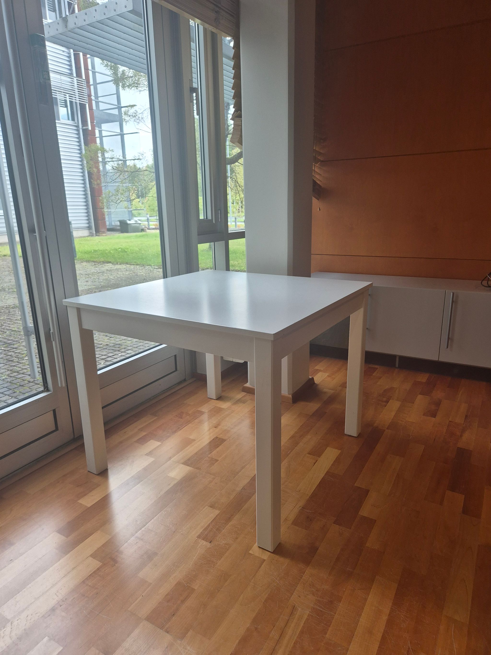 Image 1/3