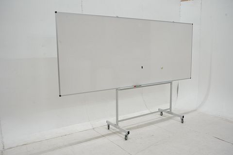 Image 1/8