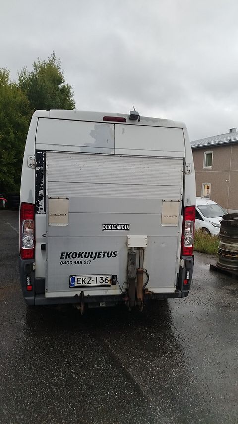 Image 4/7