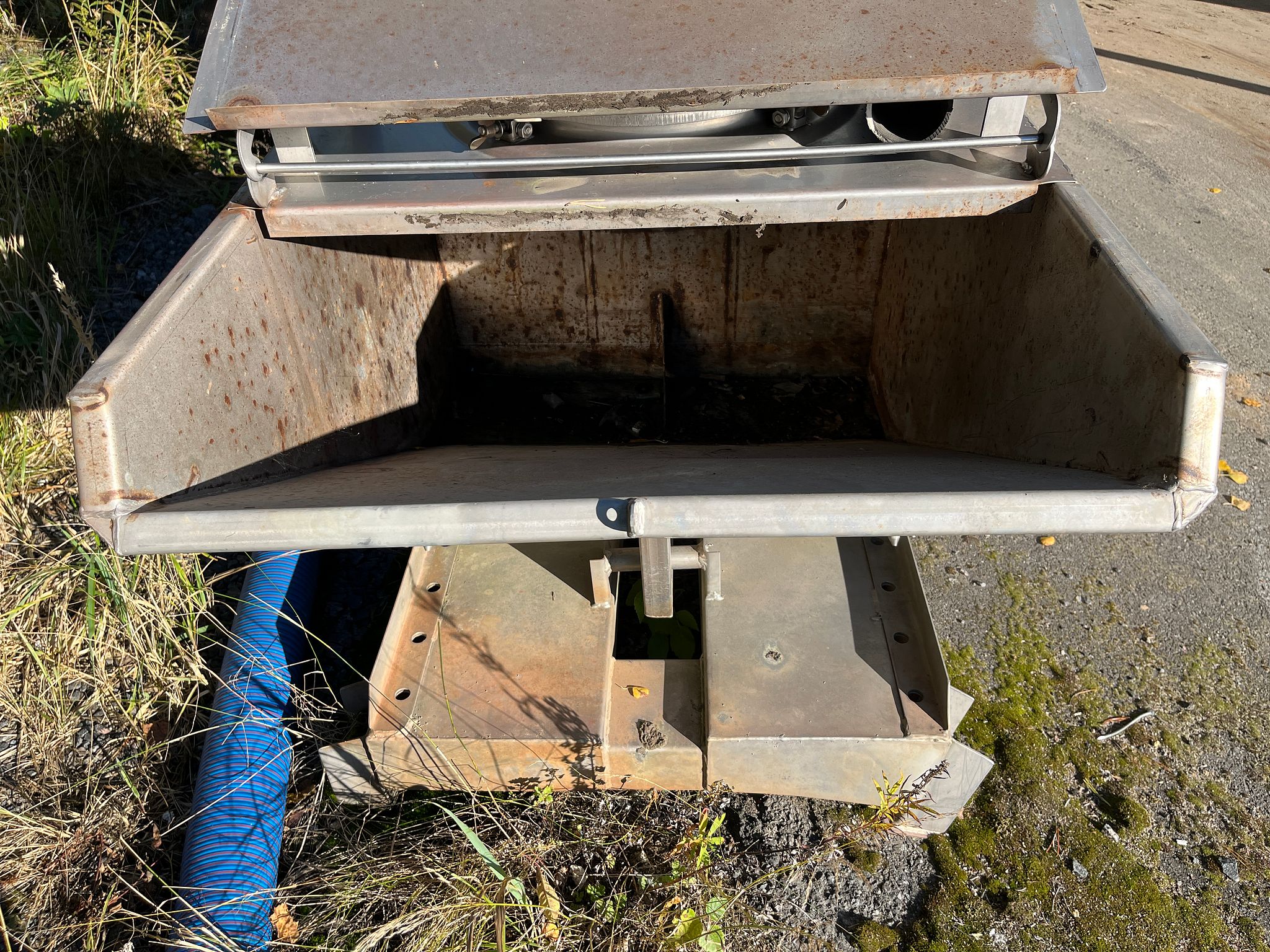 Image 4/8