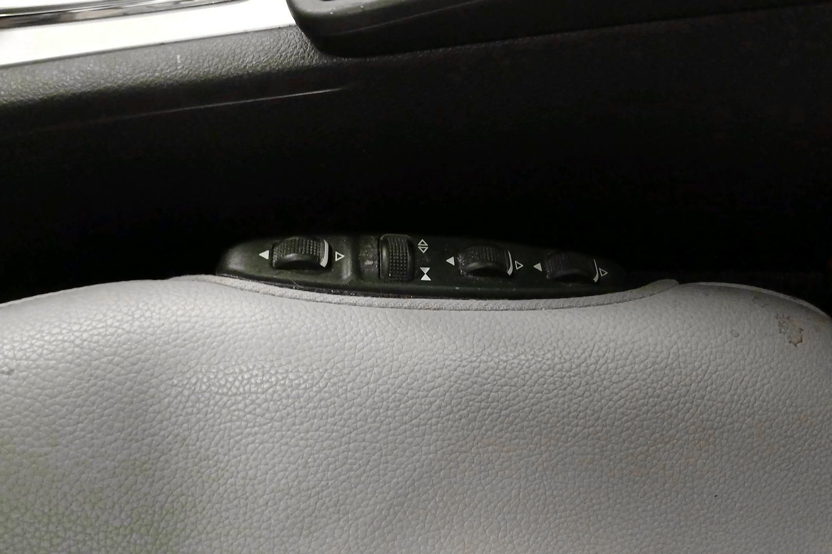 Image 11/31