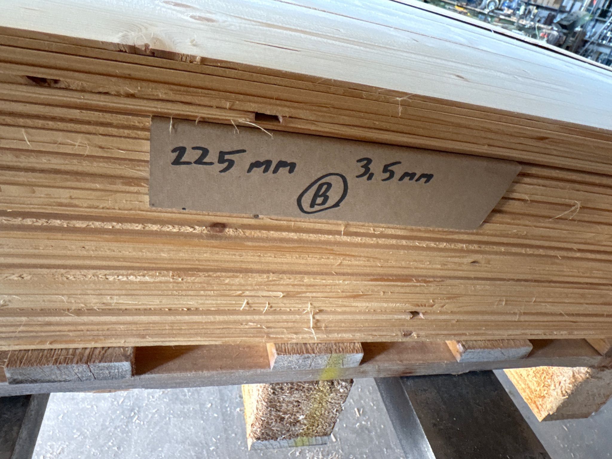 Image 6/10