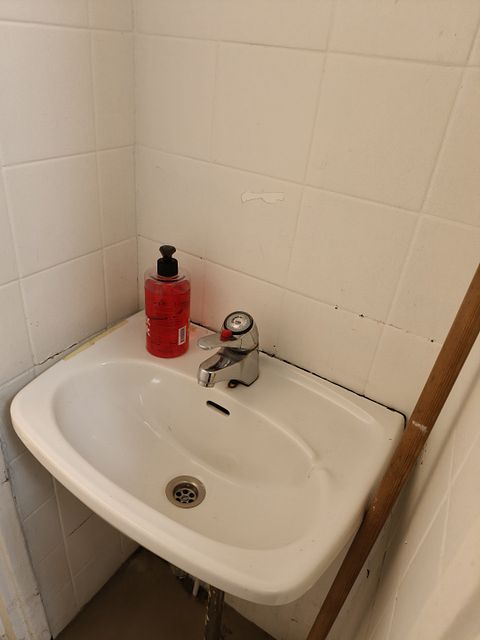 Image 15/19