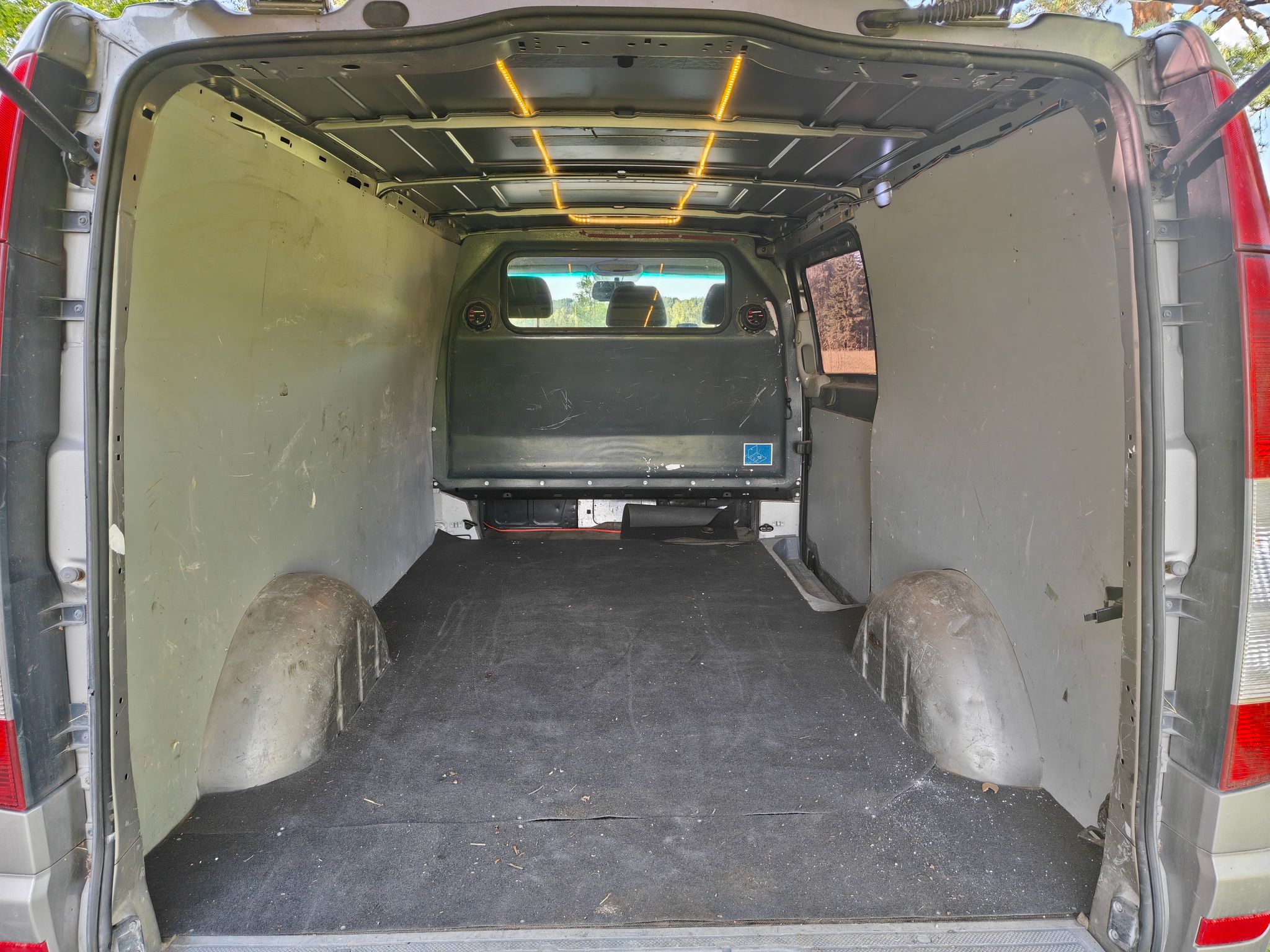 Image 10/11