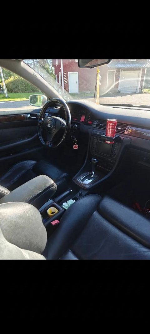 Image 7/10