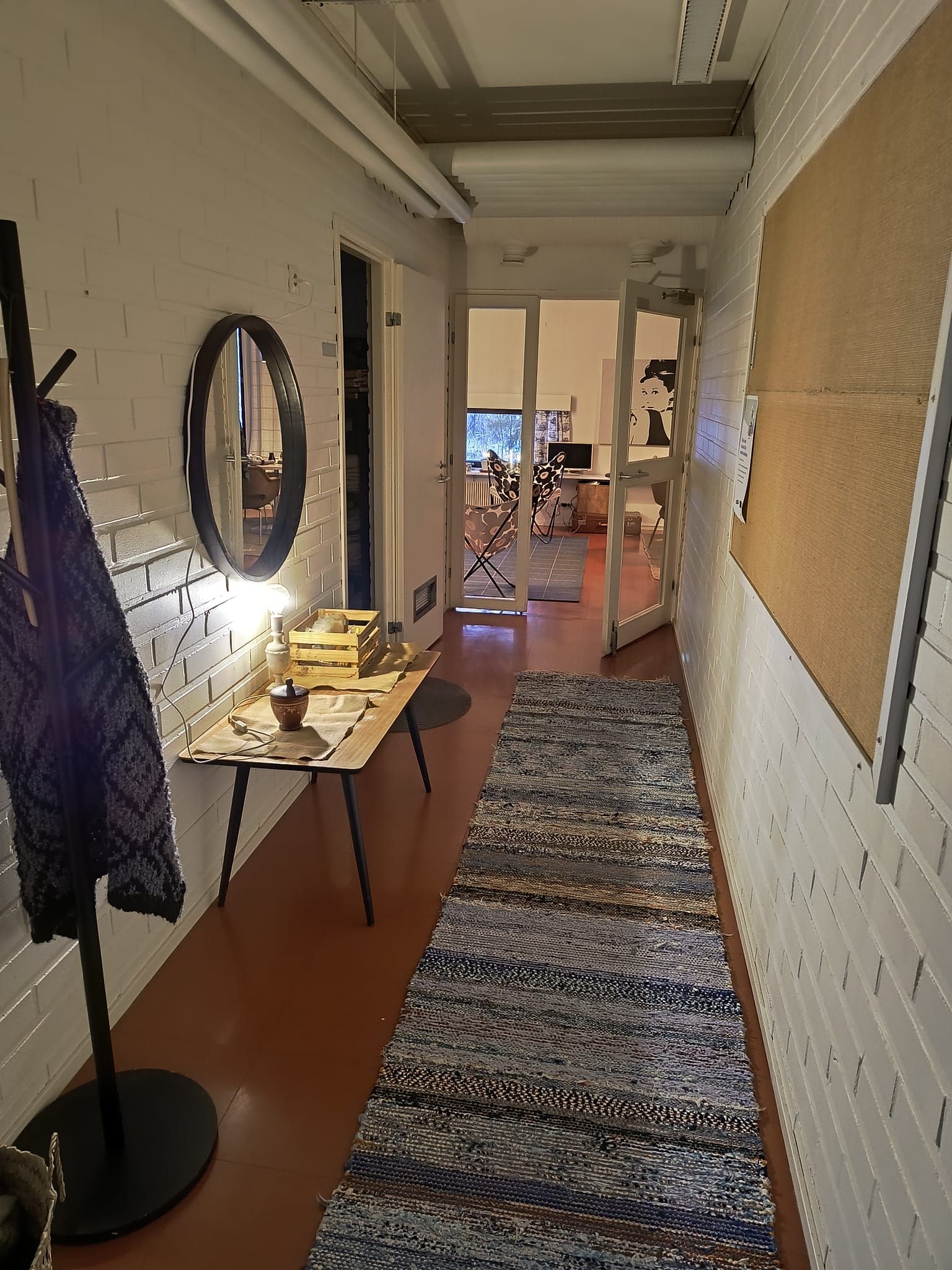 Image 4/64