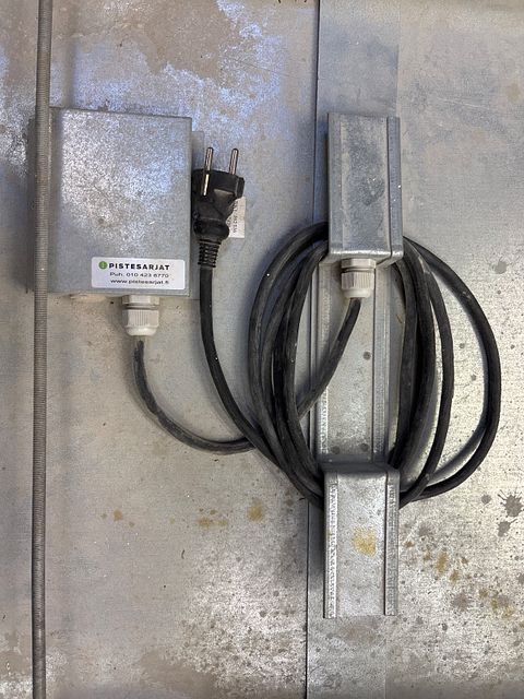 Image 3/7